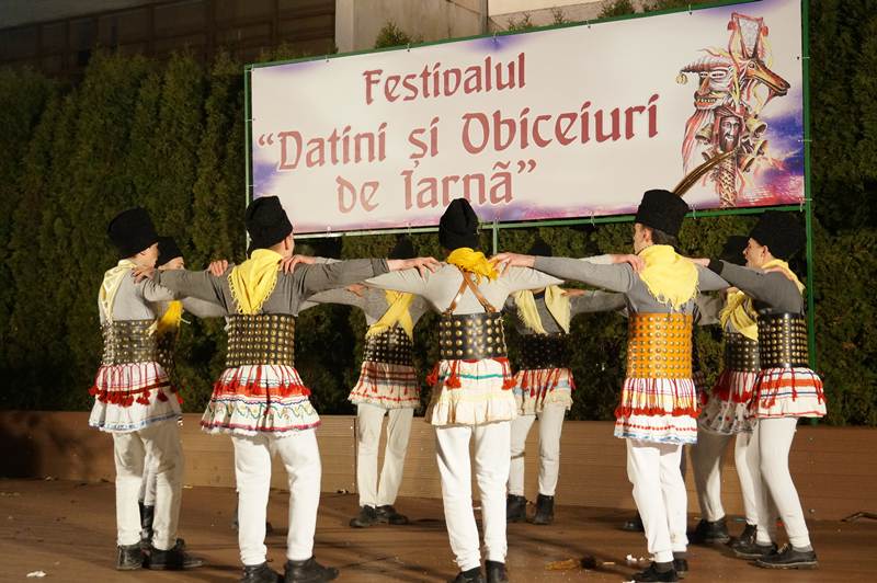 Festivalul „Datini și obiceiuri de iarnă” împlinește 40 de ani