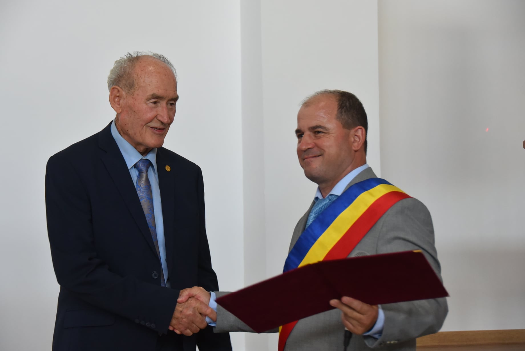 Academicianul Ionel Miron a devenit Cetățean de Onoare al comunei Ivănești