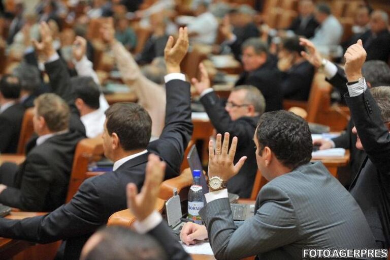 Legea consumatorului vulnerabil, adoptată / Se aplică din 1 noiembrie / Cine sunt beneficiarii și cât suportă statul din factura la energie