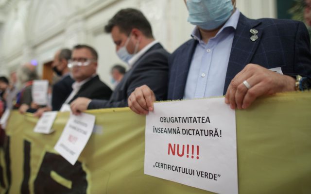 AUR solicită deputaților să voteze împotriva introducerii certificatului verde COVID-19 în România: „Nu oficializați dictatura!”