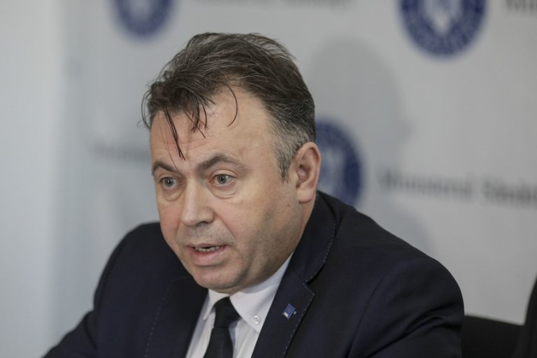 Amendament PNL la proiectul certificatului de vaccinare: Angajaţii la stat şi privat să beneficieze de 10 teste gratuite, pe lună. În cazul în care testul e pozitiv, persoana îşi va plăti cheltuielile cu spitalizarea