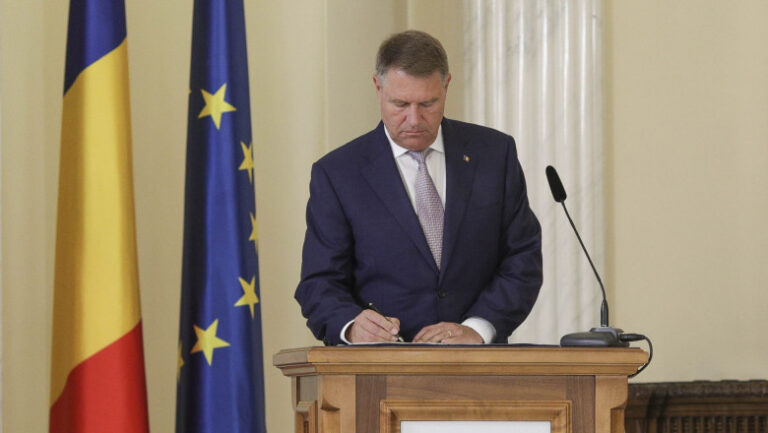 Președintele Klaus Iohannis a promulgat legea bugetului pe 2022