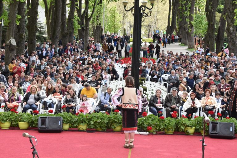 Ziua Muncii marcată printr-un spectacol folcloric!