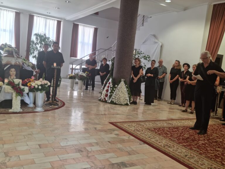 Doliu la teatrul bârlădean
