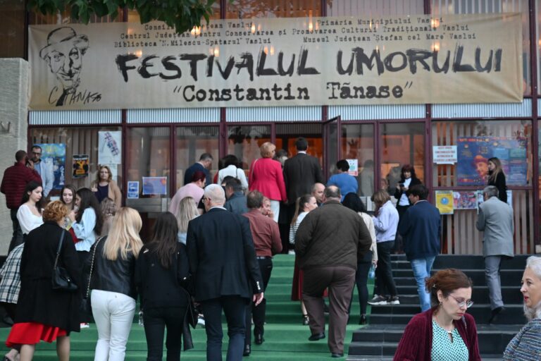 Spectacolul „Cină cu prieteni” s-a jucat cu „casa închisă”!