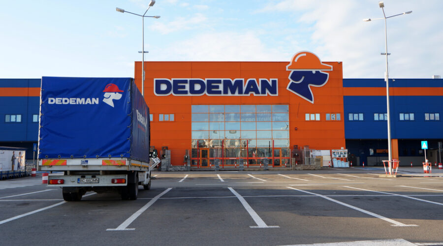 Dedeman, unul dintre cele mai așteptate magazine la Bârlad, și-a deschis astăzi ușile în mod oficial