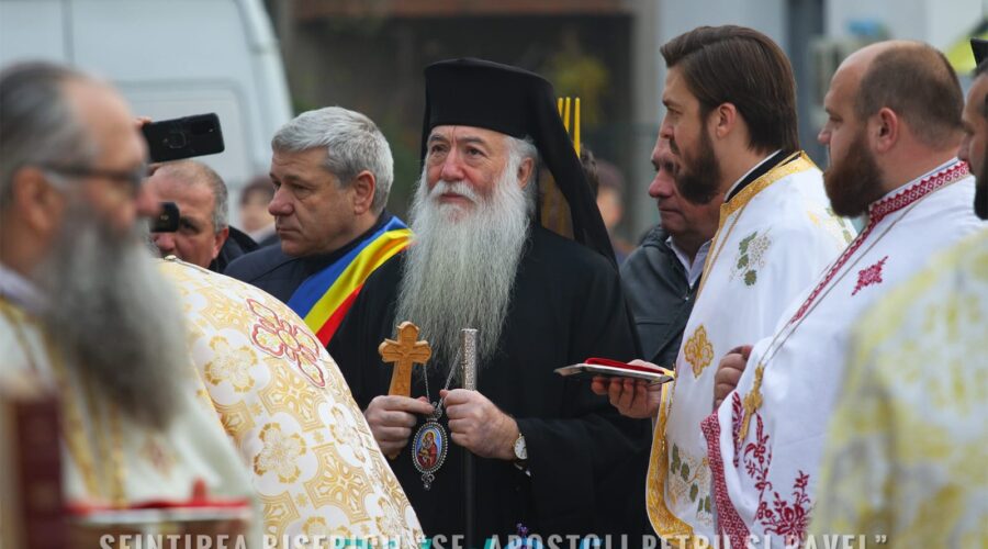 Primarul Municipiului Bârlad, Dumitru Boroș, a primit din partea PS Ignatie, Crucea Episcopală ”Grigorie Leu”