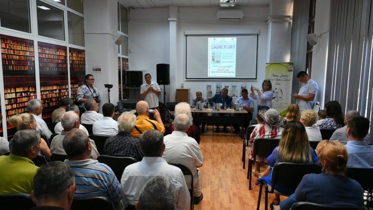 Lansare de carte: „Despre oameni simpli din Vaslui!”