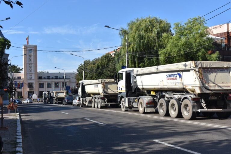 Tranzitul traficului greu prin Bârlad, reglementat