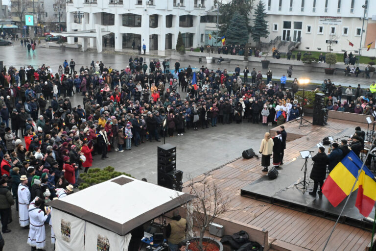 Ziua Unirii Principatelor Române celebrată cu entuziasm în Centrul Civic al municipiului Vaslui