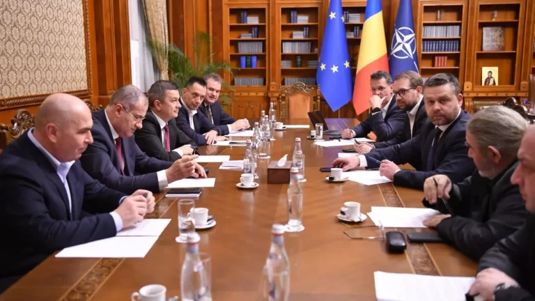 PSD vrea să se retragă din coaliție pe tema tăierilor bugetare. AUR ar putea înclina balanța