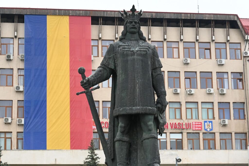 Statuia lui Ștefan cel Mare din Vaslui