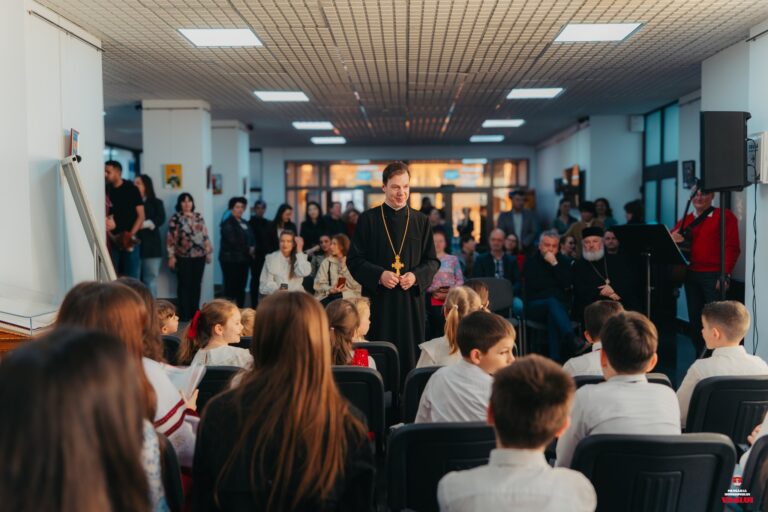 „Lumina Sfintelor prin ochii copiilor”, eveniment organizat la Primăria Vaslui cu prilejul Bunei Vestiri